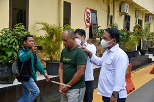 https://gardatipikornews.com.adhyaksanews.com/tni-al-tangkap-perwira-tinggi-gadungan