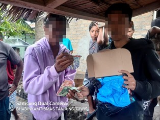 https://gardatipikornews.com.adhyaksanews.com/disdag-lombok-timur-adakan-oprasi-pasar-beras-murah-antusias-masyarakat-bagai-gula-dikerumuni-semut