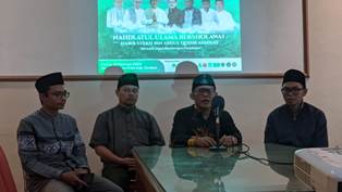https://gardatipikornews.com.adhyaksanews.com/seorang-pria-paruh-baya-di-toili-meninggal-dunia-usai-dililit-ular-piton