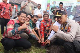 https://gardatipikornews.com.adhyaksanews.com/jumling-di-masjid-jami-at-taqwa-desa-mekar-baru-kapolsek-kronjo-ajak-semua-elemen-bersinergi-jaga-kamtibmas