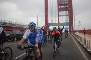 https://gardatipikornews.com.adhyaksanews.com/kabid-humas-polda-sumsel-memberikan-arahan-kepada-seluruh-kasi-humas-polres-jajaran-polda-sumsel-diruang-vicon-gedung-utama-presisi-mapolda-sumsel