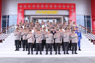 https://gardatipikornews.com.adhyaksanews.com/wakapolri-beserta-rombongan-didampingi-kapolda-sumsel-dan-pju-polda-sumsel-kapolrestabes-palembang-olahraga-bersepeda-diseputaran-kota-palembang