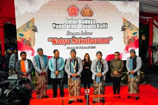 https://gardatipikornews.com.adhyaksanews.com/bersinergi-tnipolri-dan-masyarakat-bantu-pembangunan-masjid-an-naim-cicurug-majalengka