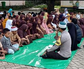 https://gardatipikornews.com.adhyaksanews.com/laksanakan-perintah-kapolres-bhabinkamtibmas-lakukan-one-day-one-bansos