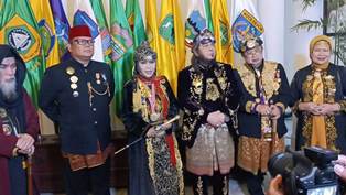 https://gardatipikornews.com.adhyaksanews.com/sumfairfest-ke-3-smk-farmasi-bhakti-kencana-soreang-berajang-bisnis