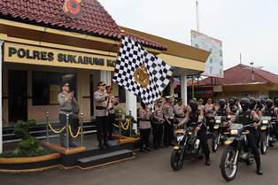 https://gardatipikornews.com.adhyaksanews.com/36-tahun-tunjukan-kinerja-terbaik-polisi-di-sukabumi-raih-kenaikan-pangkat-pengabdian