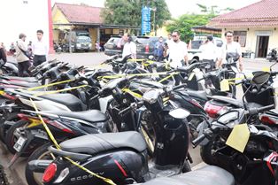 https://gardatipikornews.com.adhyaksanews.com/polda-sumsel-gelar-kegiatan-pembinaan-etika-profesi-polri-dan-sosialisasi-perpol-7-tahun-2022-tentang-kode-etik-polri-dan-komisi-kode-etik-polri