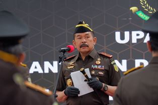 https://gardatipikornews.com.adhyaksanews.com/kapolda-sumsel-diwakili-irwasda-sumsel-memimpin-apel-gelar-pasukan-operasi-kepolisian-mandiri-kewilayahan-dengan-sandi-operasi-keselamatan-musi-2023-dilapangan
