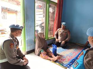 https://gardatipikornews.com.adhyaksanews.com/kapolsek-rajagaluh-kita-dukung-pembangunan-pos-jaga-masjid-tingkatkan-keamanan-dilingkungan-masjid