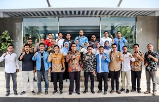 https://gardatipikornews.com.adhyaksanews.com/kunjungan-anak-anak-tk-nurhidayah-ke-polsek-waled-polresta-cirebon-dan-berikan-keakraban-dan-hilangkan-rasa-takut