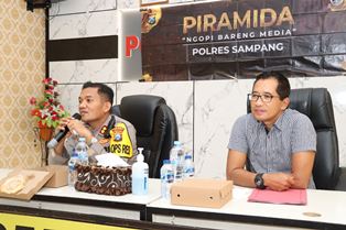 https://gardatipikornews.com.adhyaksanews.com/usai-ungkap-3-kasus-pidana-polres-metro-tangerang-kota-beri-kejutan-di-hari-ulangtahun-pers-nasional