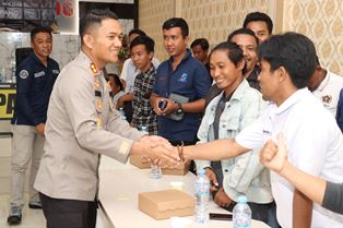 https://gardatipikornews.com.adhyaksanews.com/ini-pernyataan-kapolres-ngada-terkait-isu-penculikan-anak-di-bajawa