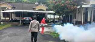 https://gardatipikornews.com.adhyaksanews.com/guna-menekan-angka-kriminalitas-dan-menciptakan-kamtibmas-yang-kondusif-polda-sumsel-kembali-menggelar-jumat-curhat