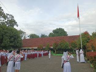 https://gardatipikornews.com.adhyaksanews.com/kapolresta-cirebon-beri-penghargaan-kepada-empat-siswa-smkn-1-mundu