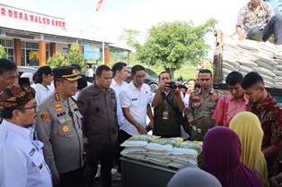 https://gardatipikornews.com.adhyaksanews.com/edukasi-pengguna-jalan-polisi-di-sukabumi-sosialisasikan-kamaeltibcarlantas