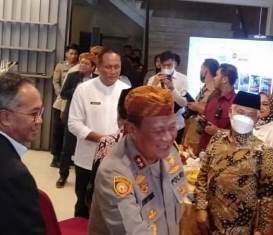 https://gardatipikornews.com.adhyaksanews.com/terjun-langsung-ke-lapangan-babinsa-koramil-ponggok-cek-harga-sembako-di-wilayah-binaannya