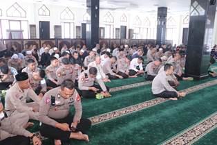 https://gardatipikornews.com.adhyaksanews.com/babinsa-serka-oma-juhana-laksanakan-komunikasi-sosial-bersama-warga-di-setu-jeletreng-desa-cogreg-kecamatan-parung-dihadiri-ws-danramil-kapt-inf-koswara