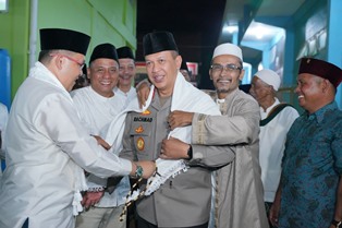 https://gardatipikornews.com.adhyaksanews.com/anggota-kodim-0808-blitar-gelar-patroli-bersama-antisipasi-gangguan-kamtibmas-di-wilayah