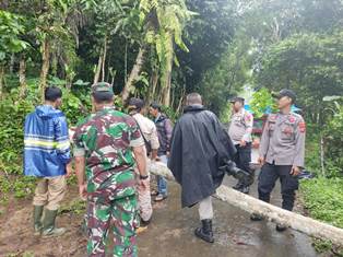 https://gardatipikornews.com.adhyaksanews.com/warga-bbs-siap-buka-jalan-tembus-untuk-kepentingan-bersama-jika-konvensasi-bagi-warga-di-perhatikan