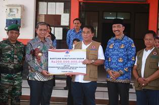 https://gardatipikornews.com.adhyaksanews.com/bantuan-sosial-polri-presisi-di-bena-kapolda-ntt-pererat-kekeluargaan-dengan-polri