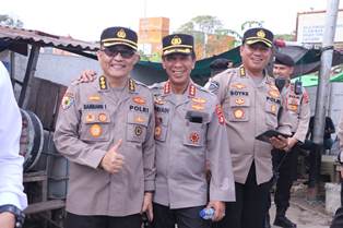 https://gardatipikornews.com.adhyaksanews.com/jenazah-almarhum-syarwandi-diserahkan-langsung-oleh-akhyar-kamil-sh-ketua-persatuan-aceh-seranto