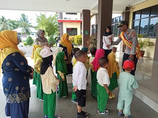 https://gardatipikornews.com.adhyaksanews.com/3-hari-tinggalkan-rumah-gadis-remaja-di-cari-polisi