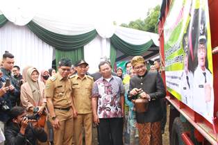https://gardatipikornews.com.adhyaksanews.com/asn-dilingkungan-pemkab-sukabumi-curhat-ditengah-kenaikan-harga-bahan-pokok-tkd-belum-cair