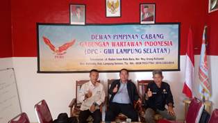 https://gardatipikornews.com.adhyaksanews.com/camat-balaraja-janji-akan-segera-tindak-lanjutikegiatan-betonisasi-kelurahan-balaraja-yang-diduga-bermasalah