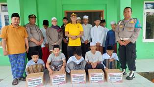https://gardatipikornews.com.adhyaksanews.com/jumat-curhatdi-gudang-ra-gatrans-terminal-kargo-bandara-internasional-soerkarno-hatta