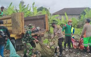 https://gardatipikornews.com.adhyaksanews.com/peringati-hari-peduli-sampah-nasional-dlh-lamsel-beserta-jajaran-kecamatan-kalianda-bersihkan-sampah-di-pantai-ketang-batu-rame