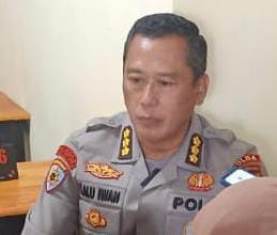 https://gardatipikornews.com.adhyaksanews.com/kapolsek-taliwang-ksb-antar-pemakaman-jenazah-korban-kecelakaan-maut-travel-pancasari