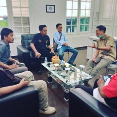 https://gardatipikornews.com.adhyaksanews.com/bareng-warga-polisi-di-sukabumi-kerja-bakti-bersihkan-sampah-di-pemukiman