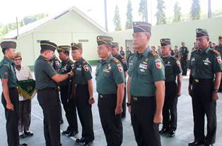 https://gardatipikornews.com.adhyaksanews.com/siswa-sdn-pabuaran-pamoyanan-keracunan-diduga-setelah-konsumsi-kripik-kaca