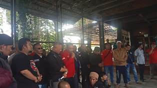 https://gardatipikornews.com.adhyaksanews.com/babinsa-serma-maryulis-dari-koramil-0621-22-parung-gelar-komunikasi-sosial-di-desa-bojong-sempu