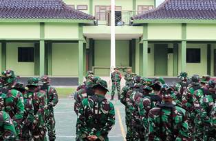 https://gardatipikornews.com.adhyaksanews.com/sub-kontraktor-penimbunan-tanah-pt-royal-platinum-persada-bersihkan-tumpukan-sampah-pada-drainase-pembuangan-arung-dalu