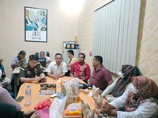 https://gardatipikornews.com.adhyaksanews.com/tokoh-muda-cikidang-angkat-bicara-terkait-diduga-adanya-pembiaran-pungutan-di-lingkungan-sekolah-dasar-yang-di-bungkus-dengan-dalih-sumbangan