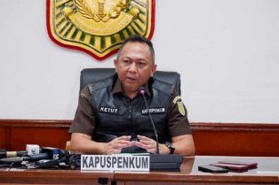 https://gardatipikornews.com.adhyaksanews.com/buron-2-minggu-pelaku-penusukan-di-cibeureum-sukabumi-diamankan-polisi