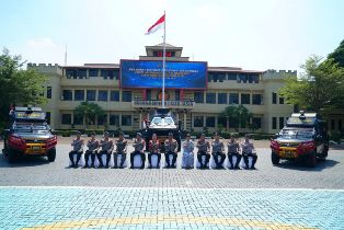 https://gardatipikornews.com.adhyaksanews.com/kapolri-dorong-transformasi-polri-yang-presisi-sebagai-pilar-menuju-indonesia-emas-2024
