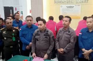 https://gardatipikornews.com.adhyaksanews.com/kapuspenkum-dr-ketut-sumedana-benarkan-adanya-pengamanan-terhadap-drone-yang-melintasi-kejaksaan-agung