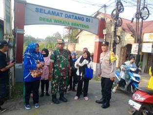 https://gardatipikornews.com.adhyaksanews.com/sinegritas-tni-polri-desa-cisarua-wilayah-hukum-polsek-nanggung-polres-bogor-polda-jabar-sambang-dna-cek-lokasi-rumah-warga-yang-sedang-di-renovasi
