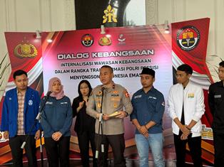 https://gardatipikornews.com.adhyaksanews.com/ingatkan-para-pelajar-satlantas-polresta-pati-berikan-edukasi-terkait-berlalu-lintas