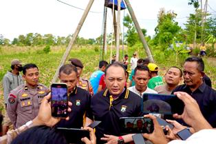 https://gardatipikornews.com.adhyaksanews.com/pemdes-cihowe-salurkan-bantuan-langsung-tunai-dana-desa-tahun-2024-dihadiri-sekcam-kasipem-sekdes-dan-tp-pkk-awinah