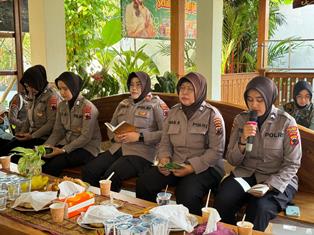 https://gardatipikornews.com.adhyaksanews.com/bakal-calon-balon-gubernur-sumatera-utara-gubsu-barry-simorangkir-yang-disebut-sebagai-kuda-hitam-terus-bergerak-merangkul-semua-kalangan-masyarakat-tanpa-membedakan-suku-dan-agama