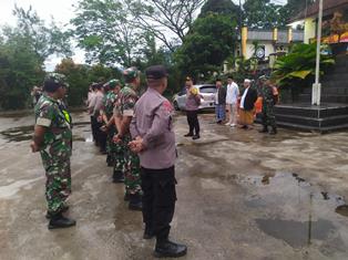 https://gardatipikornews.com.adhyaksanews.com/polsek-gunung-putri-bersama-instaani-terkait-cek-lokasi-tkp-adanya-anak-ternggelam-di-kali-cikeas