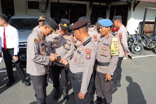 https://gardatipikornews.com.adhyaksanews.com/danrem-141-toddopuli-pimpin-sertijab-2-kasi-dan-3-dandim