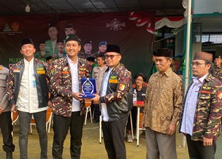 https://gardatipikornews.com.adhyaksanews.com/bidan-cantik-asal-desa-cibadak-kecmatan-pabuaran-kabulaten-sukabumi-nyambi-jualan-batu-akik-di-event-jampang-ngabhuana-2