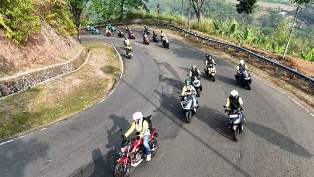 https://gardatipikornews.com.adhyaksanews.com/dukung-dan-sukseskan-program-bias-babinsa-koramil-sukosewu-dampingi-nakes-berikan-layanan-imunisasi