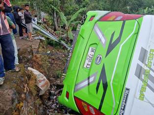 https://gardatipikornews.com.adhyaksanews.com/warga-masyarakat-cikuta-bertanya-tanya-adanya-aktivitas-pembuatan-sumur-bor-aktifitas-pembuatan-sumur-bor-jadi-pertanyaan-publik
