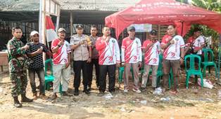 https://gardatipikornews.com.adhyaksanews.com/dandim-sambangi-bapak-jumakyiah-penerima-bantuan-rtlh-tmmd-ke-121