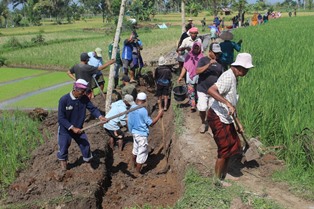 https://gardatipikornews.com.adhyaksanews.com/konsep-pengerjaan-taman-pendidikan-al-quran-tpq-al-khair-dirubah-berikut-harapan-dandim-1615-lotim